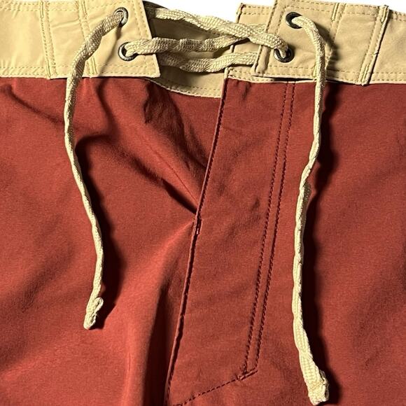 NWT Patagonia Men Hydropeak Boardshorts 18" Red Tan Swim Trunks Size 44 Slim Fit - Picture 6 of 8